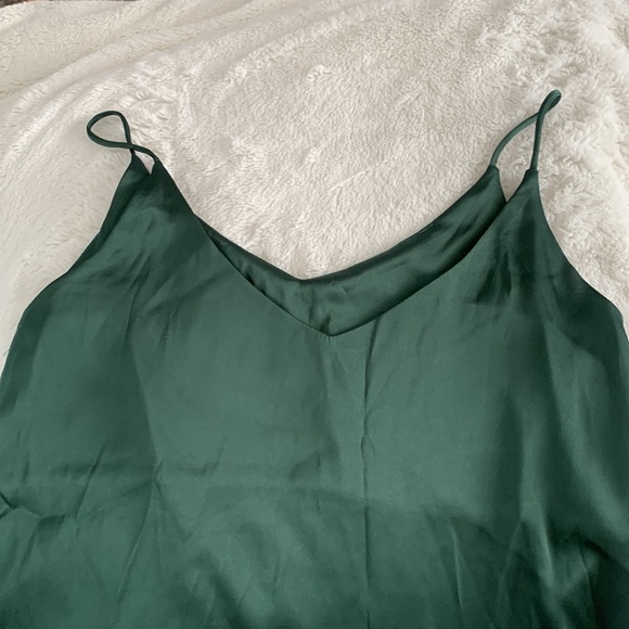 NWT💚Silky V-neck Cami-S - Picture 3 of 4
